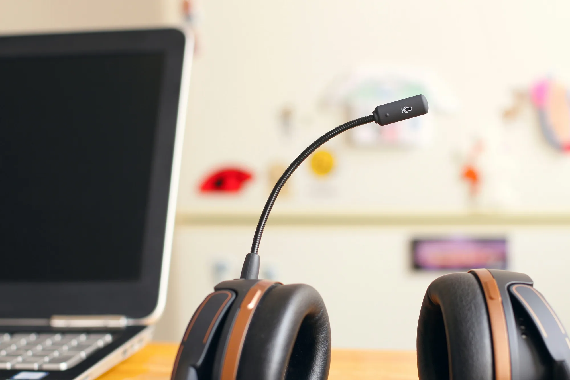 Support headset with microphone representing RePath Assist dedicated support team